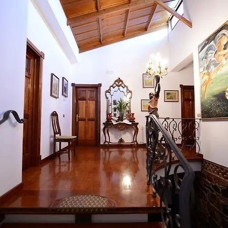 Montegenco Landhuis Comunanza